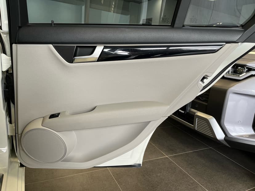 mercedes-benz-c-класс-2011-20-27