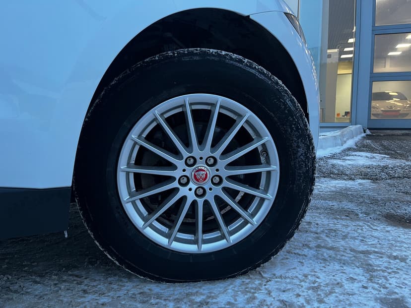 jaguar-f-pace-2016-31-10