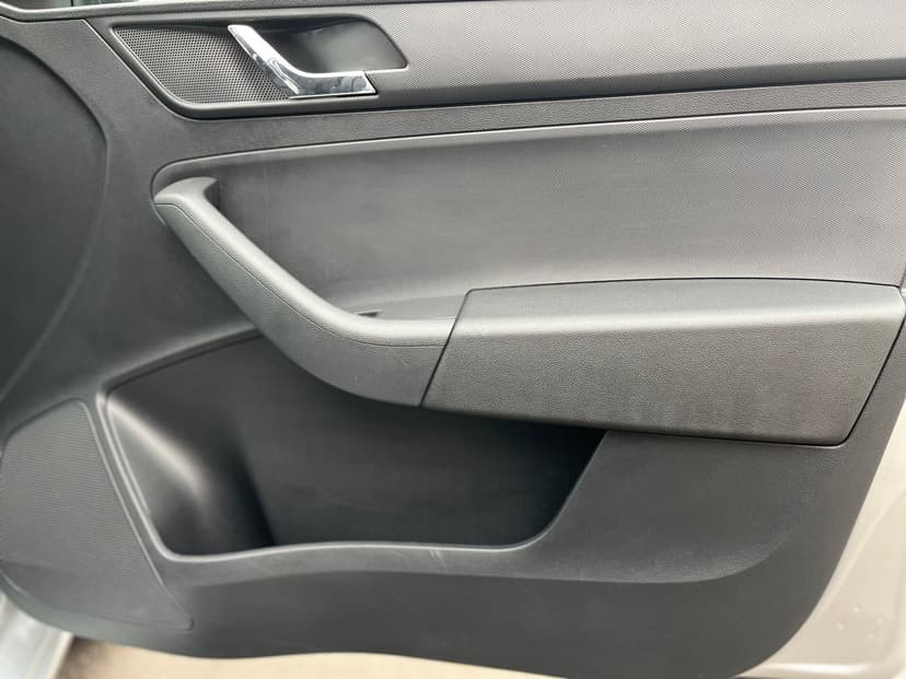 skoda-rapid-2017-873-22