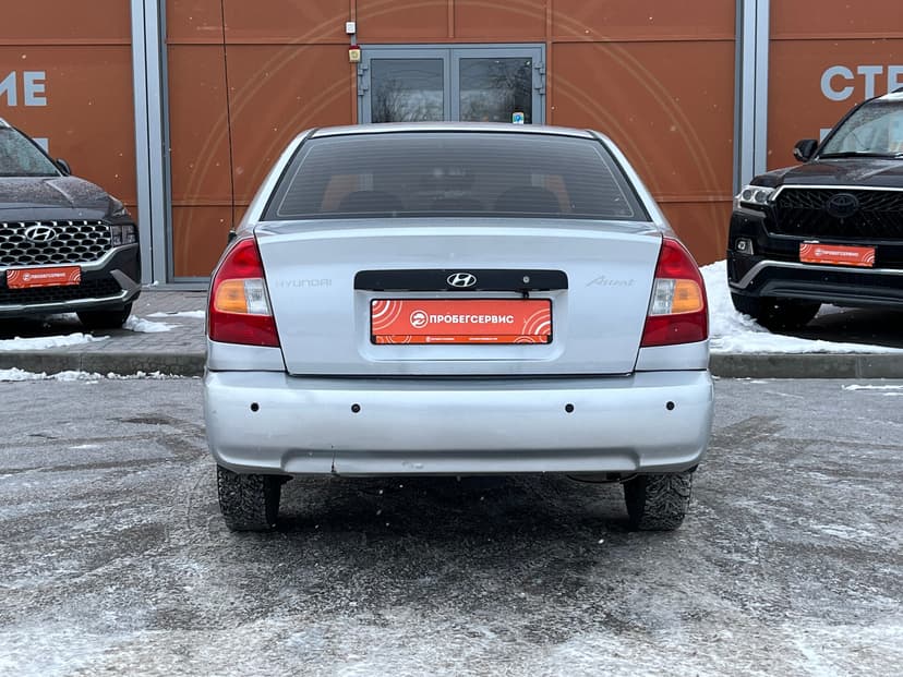 hyundai-accent-2004-1051-3