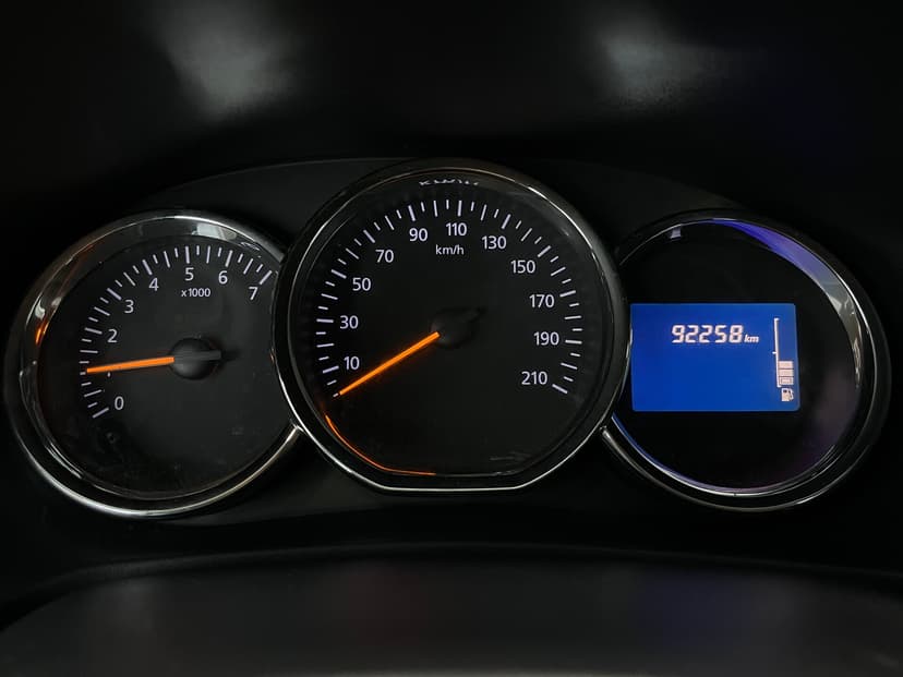 renault-logan-2014-1311-12