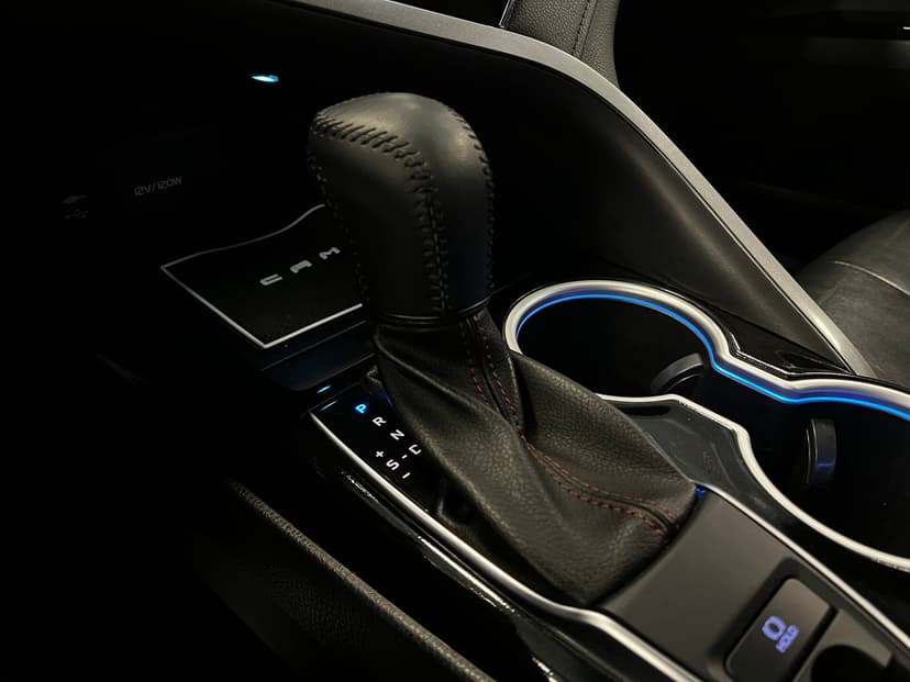 toyota-camry-2018-930-17