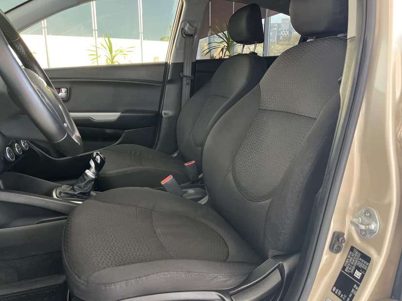 KIA Rio с пробегом, 2015 год, Волгоград, 1.6 бензин, Механика - вид 21