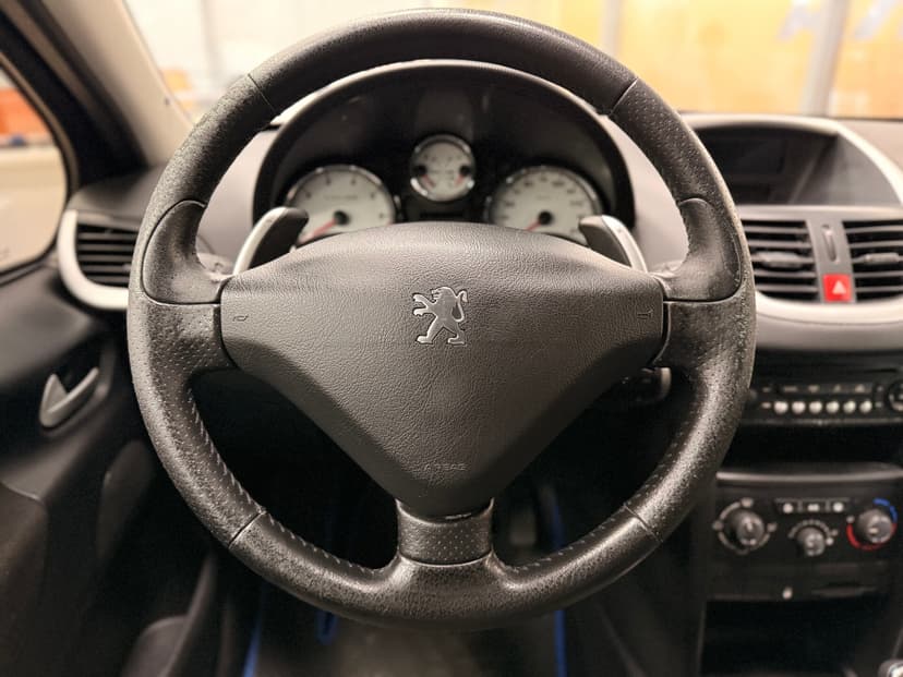 peugeot-207-2010-846-11