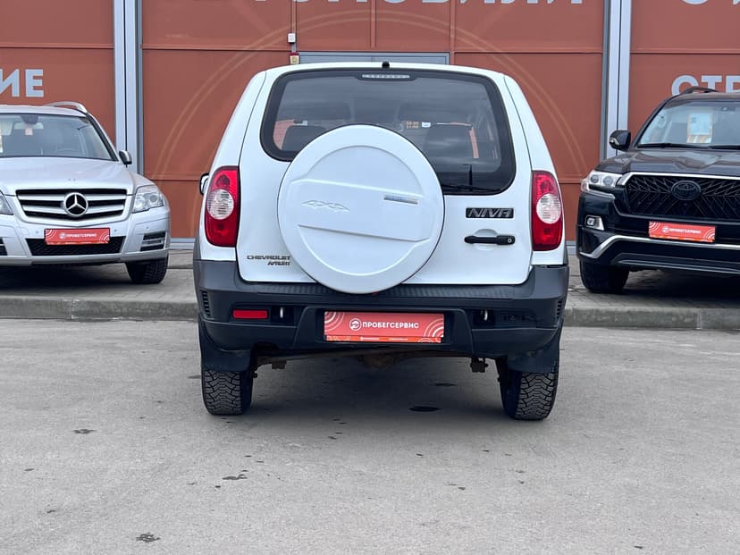 chevrolet-niva-2015-1223-5