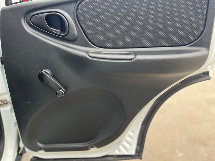 chevrolet-niva-2015-1223-24