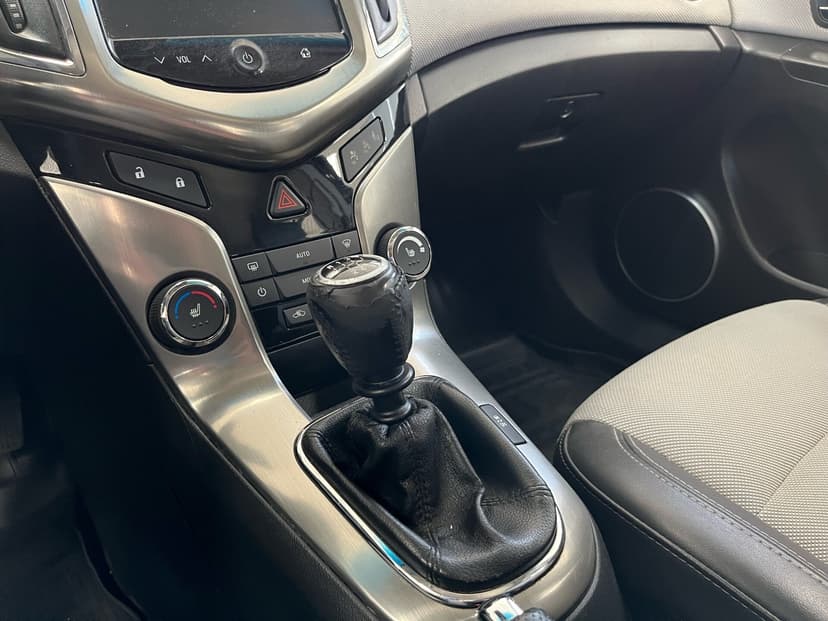 chevrolet-cruze-2013-144-28