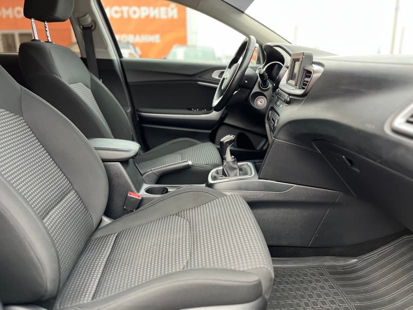 kia-ceed-2019-692-19