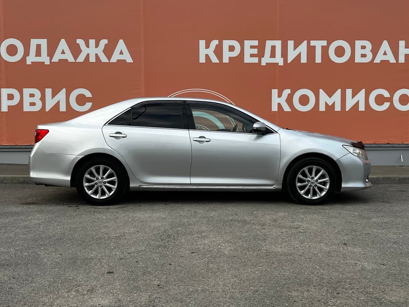 toyota-camry-2012-626-3