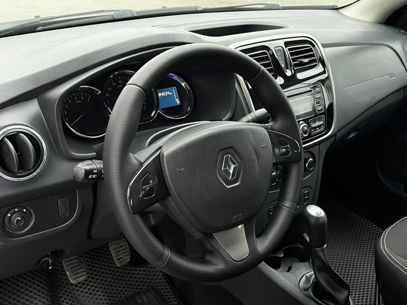 renault-logan-2015-769-15