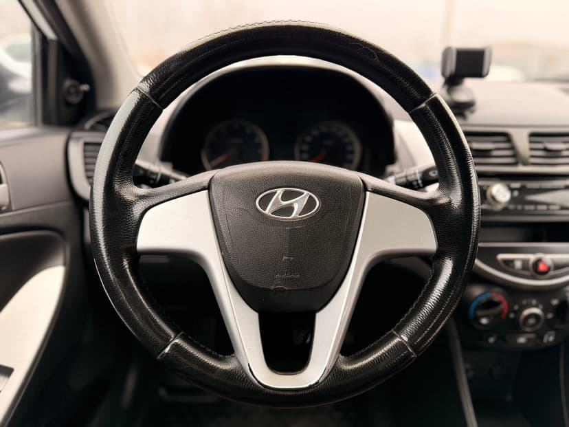 hyundai-solaris-2014-508-12