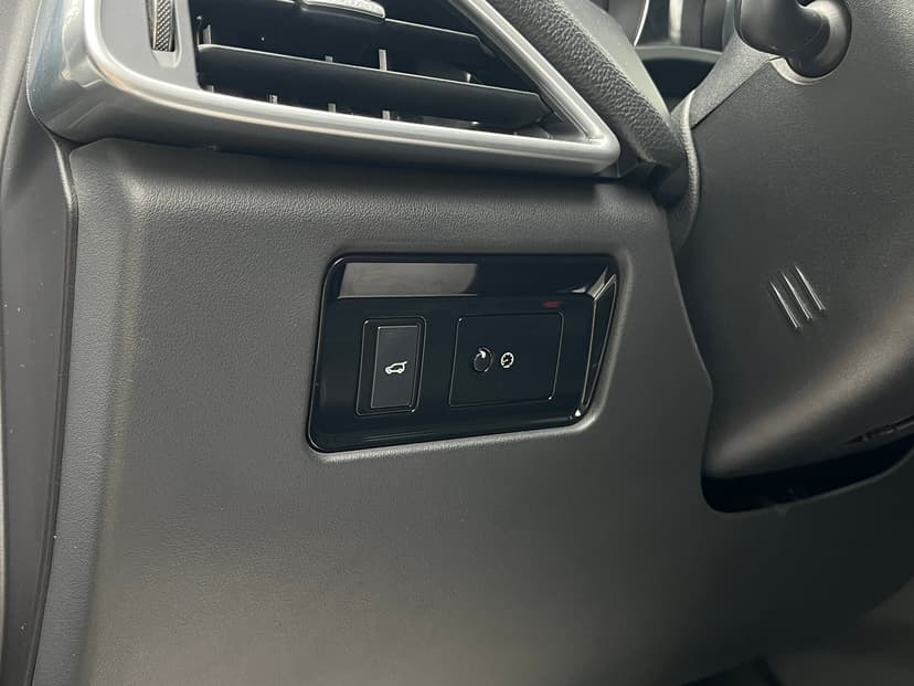 jaguar-f-pace-2016-31-20