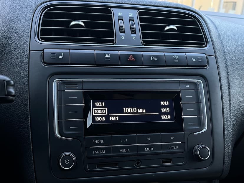 volkswagen-polo-2017-9-11