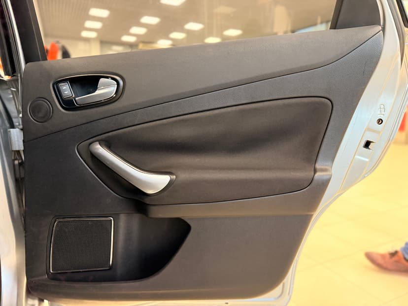 ford-mondeo-2007-425-30