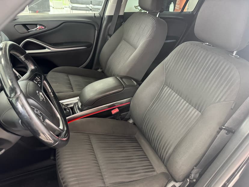 opel-zafira-2013-121-24