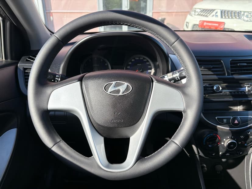 hyundai-solaris-2014-120-13