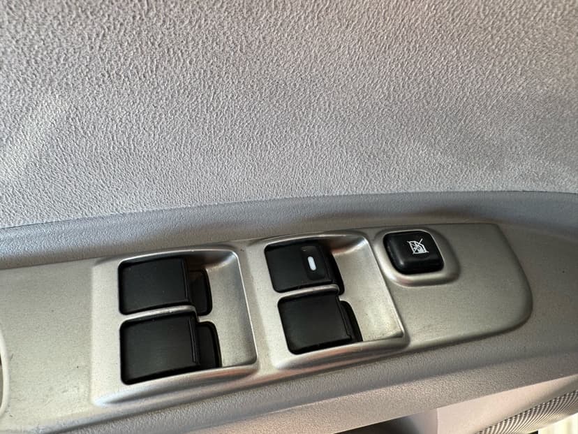 mitsubishi-pajero sport-2010-113-14