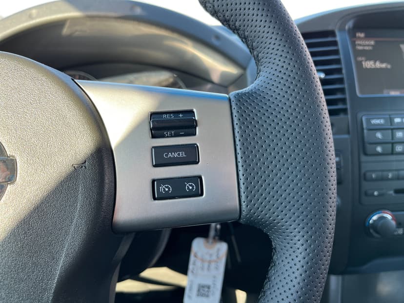 nissan-navara-2010-1193-10