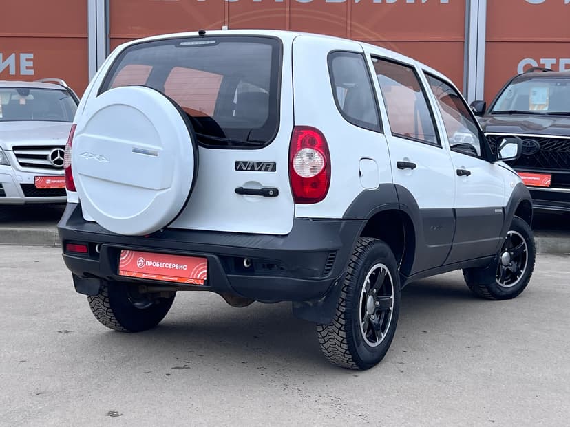 chevrolet-niva-2015-1223-4
