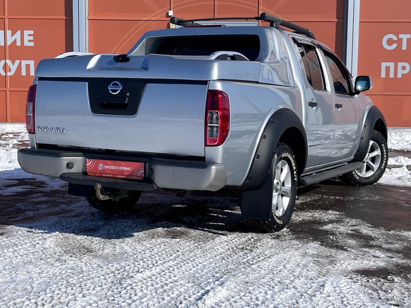 nissan-navara-2010-1193-4