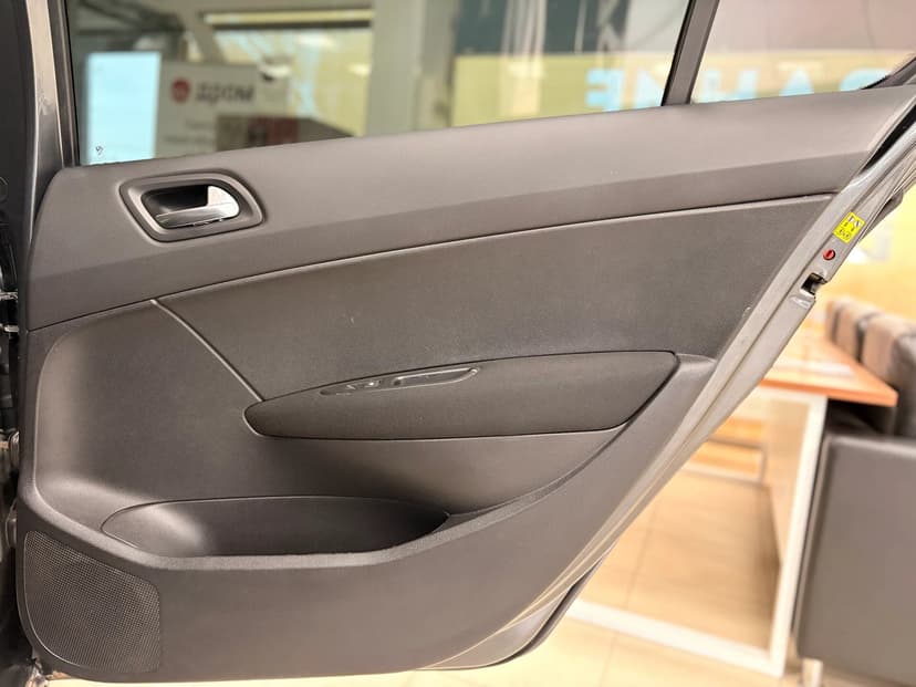 peugeot-408-2012-432-25