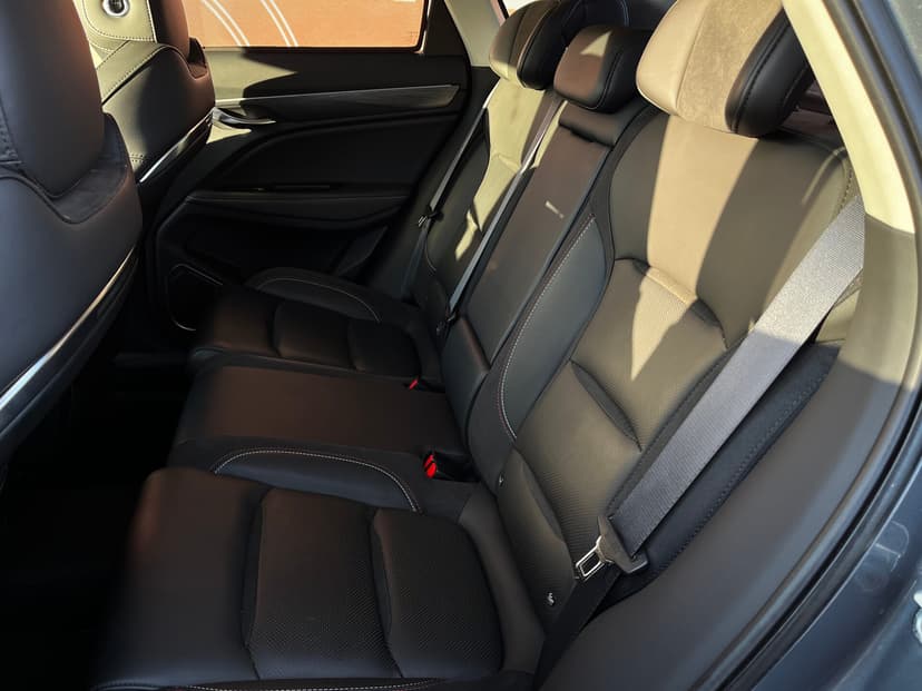 geely-tugella-2022-887-31