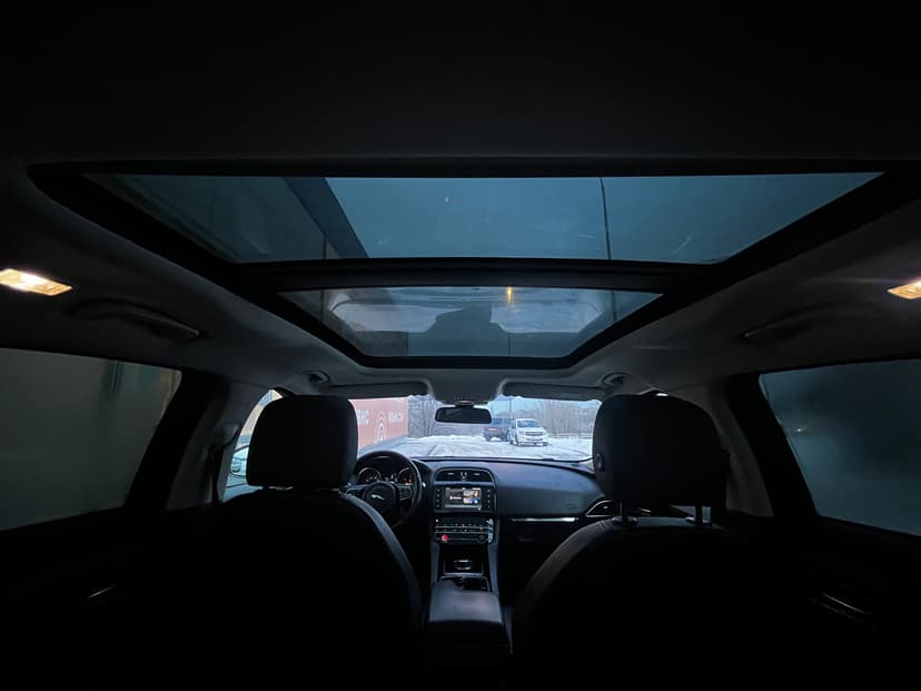 jaguar-f-pace-2016-31-26