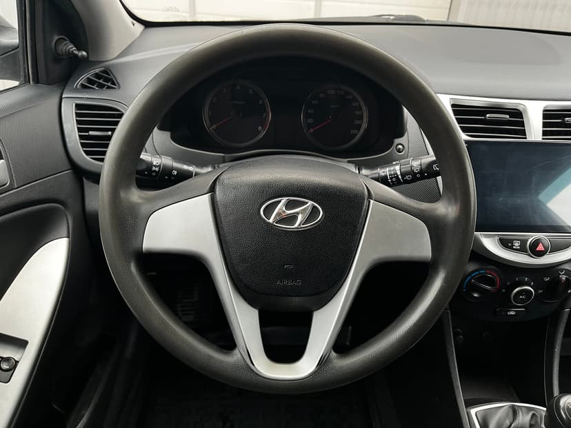 hyundai-solaris-2013-777-8