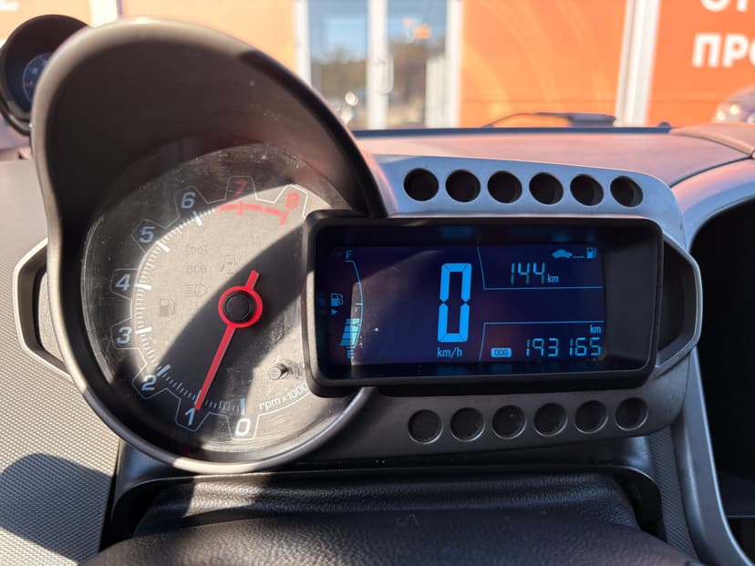 chevrolet-aveo-2013-418-12