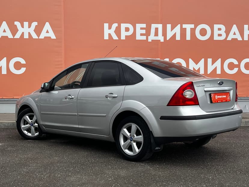 ford-focus-2007-594-6