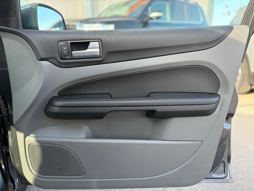 ford-focus-2008-149-22