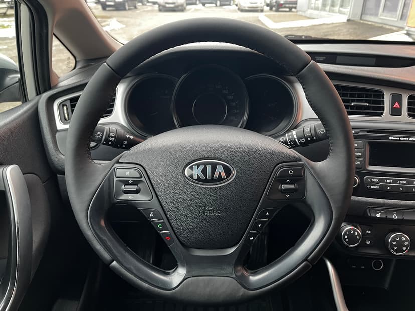 kia-ceed-2013-807-11