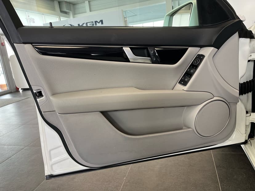 mercedes-benz-c-класс-2011-20-22