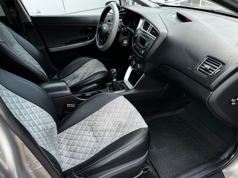 kia-ceed-2012-434-23