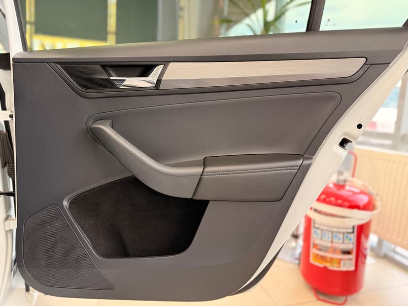 skoda-rapid-2017-522-32