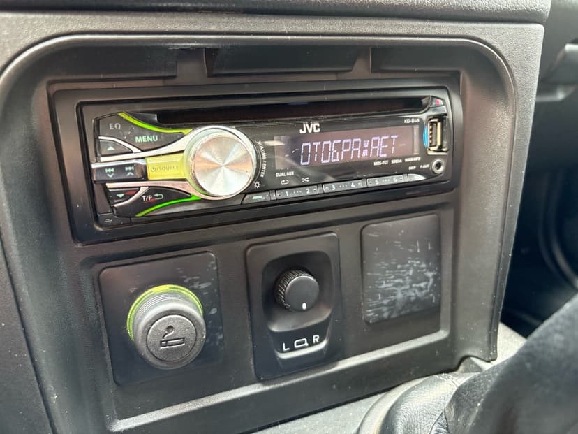 chevrolet-niva-2012-136-13