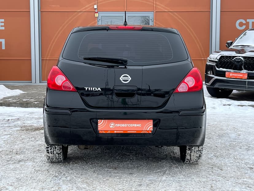 nissan-tiida-2011-122-5