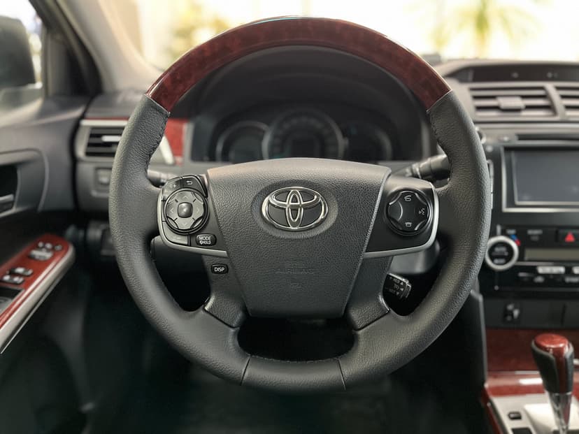 toyota-camry-2012-1224-10