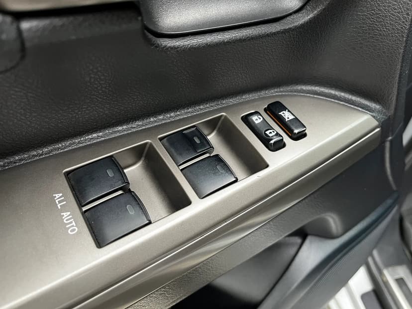 toyota-land cruiser-2011-771-17