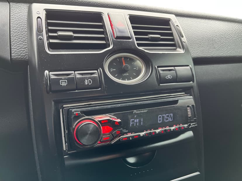 ваз (lada)-priora-2012-1030-13