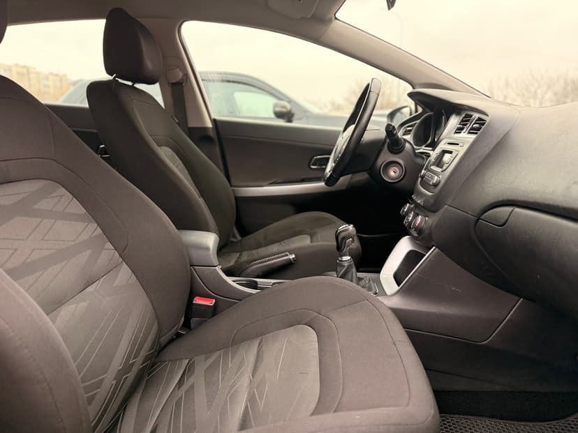 kia-ceed-2015-760-20