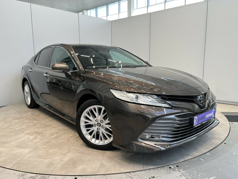 toyota-camry-2019-939-8
