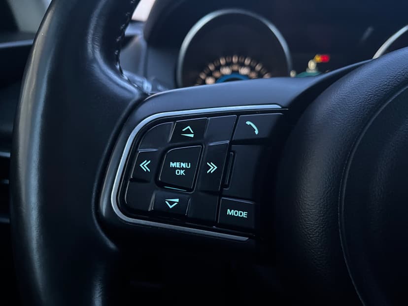 jaguar-f-pace-2016-31-12