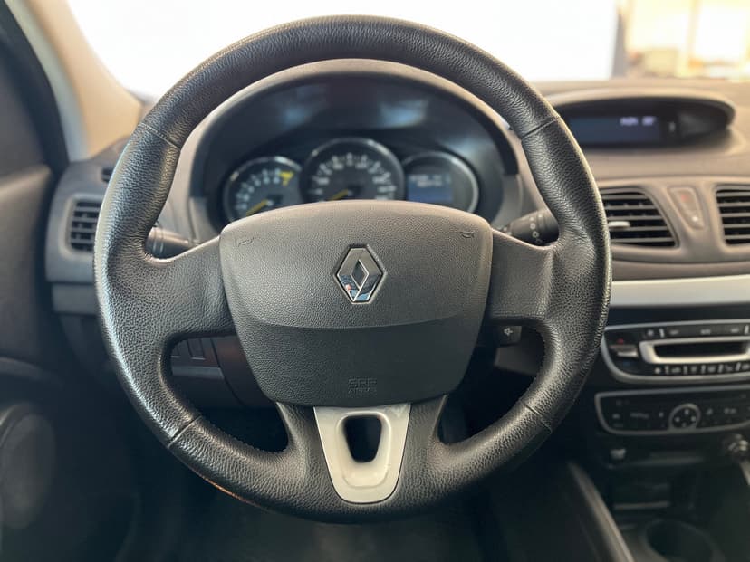 renault-fluence-2012-1398-9