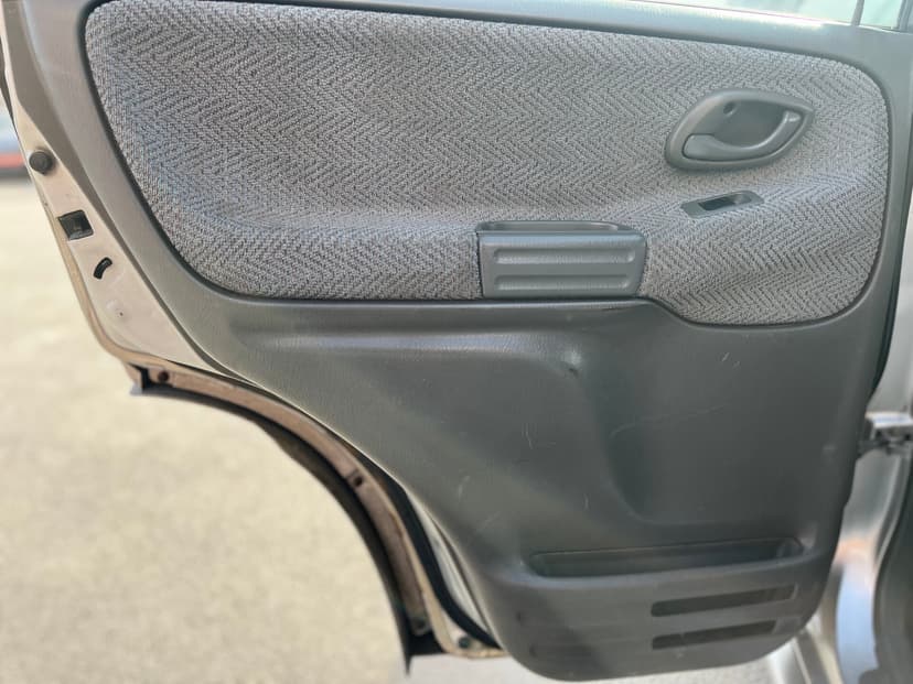 suzuki-grand vitara-2000-850-25