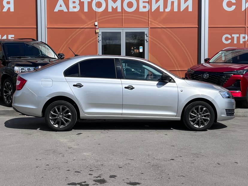 skoda-rapid-2017-873-3