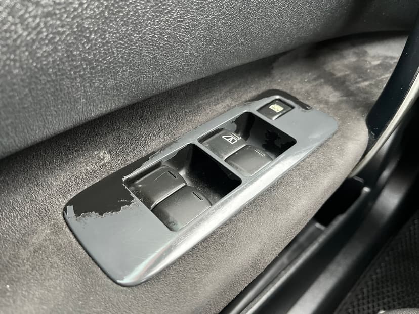 nissan-qashqai-2012-1081-18