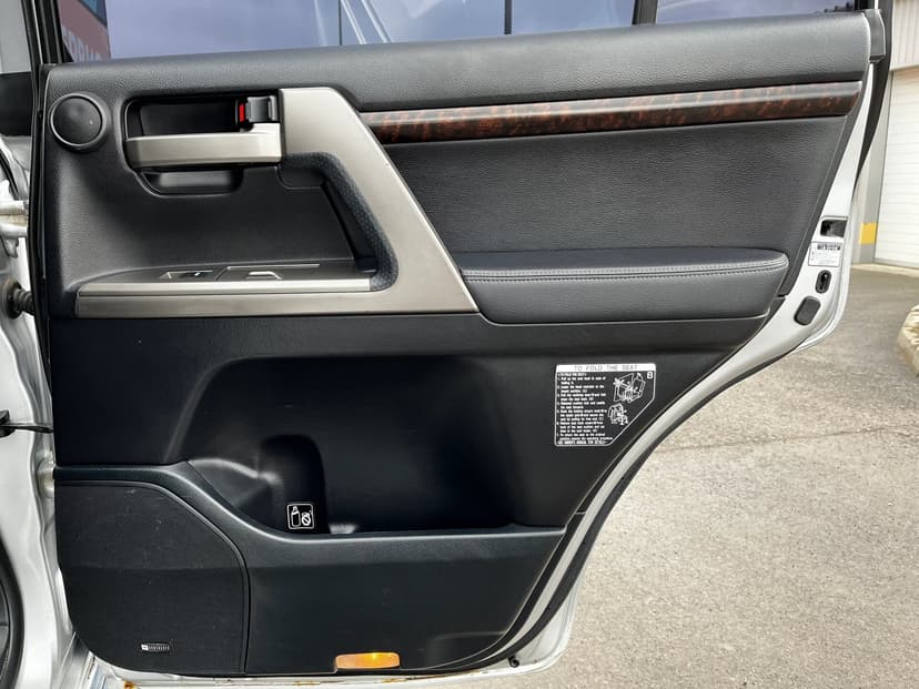 toyota-land cruiser-2011-771-24