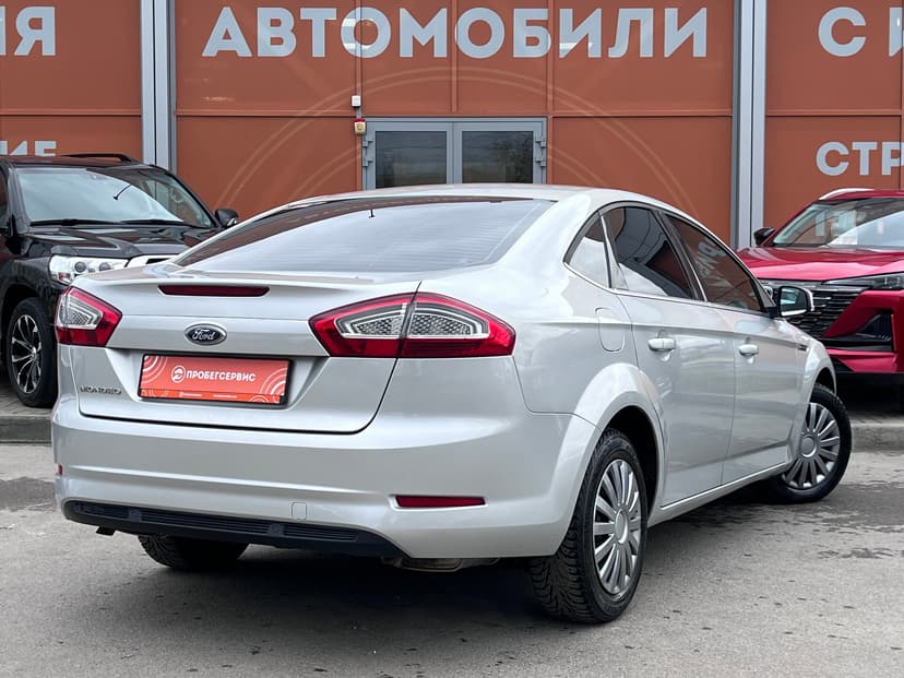 ford-mondeo-2012-1021-22