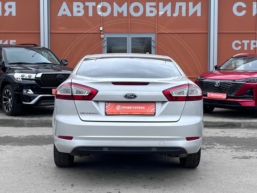 ford-mondeo-2012-1021-23